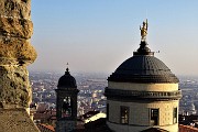 77  Dalla Torre cupola del Duomo con la statua di S. Alessandro, patrono di Bergamo